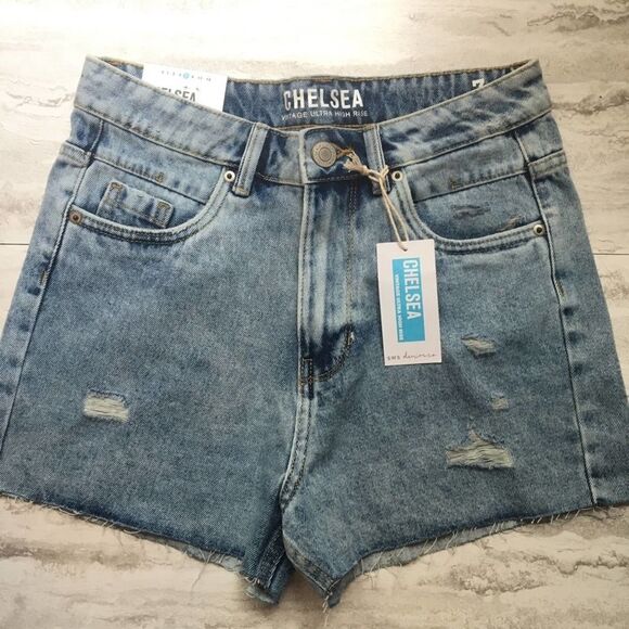 Chelsea Ultra High-Rise Acid Wash Raw Hem Jean Shorts 7 Junior's Charlotte Russe - Picture 2 of 12